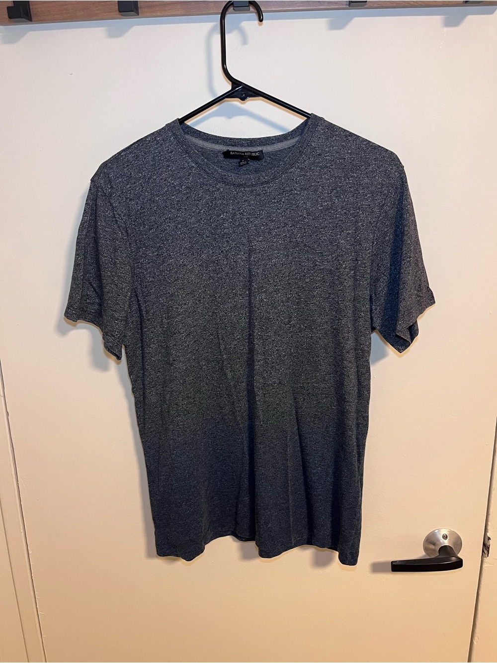 Banana Republic Men's Small Gradient Crew Neck T-Shirt - Gray & blue